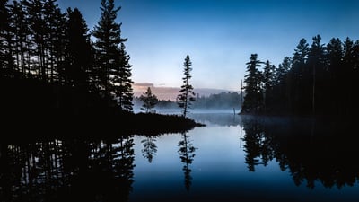 Bing wallpaper July 11, 2026. カタディン・ウッズ・アンド・ウォーターズ国定記念物, 米国 メイン州 (© Cavan Images/Offset/Shutterstock)
