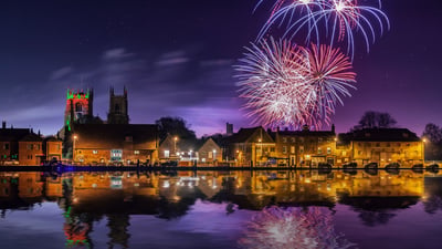 Bing wallpaper November 5, 2021. Fireworks exploding over the Great River Ouse, King's Lynn, Norfolk (© Simon Bratt/Shutterstock)