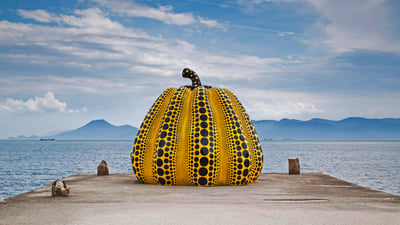Bing wallpaper April 27, 2021. Yayoi Kusama's 'Pumpkin' artwork on Naoshima Island, Japan, in August 2018 (© Wirestock/Alamy)