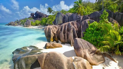 Bing wallpaper April 5, 2019. ｢ラ・ディーグ島｣セーシェル (© Oleksandr Dibrova/Adobe Stock)