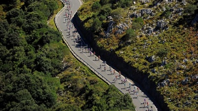 Bing wallpaper September 2, 2025. 66.ª Vuelta a España 2011, Etapa 19, Noja - Bilbao, España (© Tim de Waele/Getty Images)