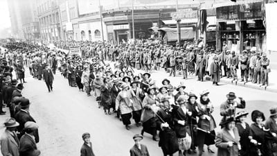 Bing wallpaper September 1, 2025. Amalgamated Clothing Workers of America in a Labor Day parade, May 1915, Chicago (© Chicago Sun-Times/Chicago Daily News collection/Chicago History Museum/Getty Images)