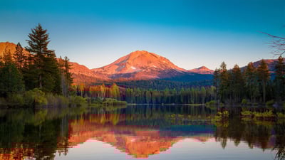 Bing wallpaper August 9, 2020. Lassen Peak in Lassen Volcanic National Park, California (© Engel Ching/Shutterstock)