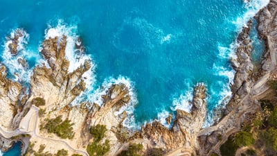 Bing wallpaper August 10, 2026. Camino de Ronda, Lloret de Mar, Girona, Cataluña (© MEDITERRANEAN/Getty Images)