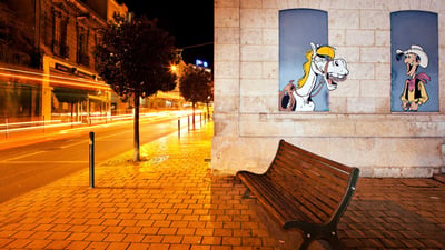 Bing wallpaper January 29, 2020. Extrait du mur peint « Les Daltons en prison », Lucky Luke et Jolly Jumper, pour le Festival international de la B.D d'Angoulême (© Jean-Marc Barrere/Hemis/AlamyStock Photo)