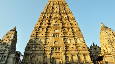 Bing wallpaper May 15, 2022. Mahabodhi Temple in Bihar, India (© Alamy)