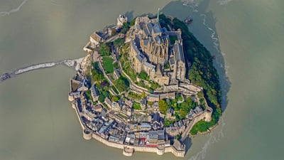 Bing wallpaper May 26, 2019. Mont Saint-Michel, France, for its annual marathon (© Leroy Francis/Getty Images)