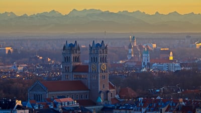 Bing wallpaper September 26, 2021. Kirche St. Maximilian, München, Bayern (© Rolf Hicker/All Canada Photos/Alamy Stock Photo)