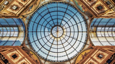 Bing wallpaper April 26, 2026. Dôme en verre de la Galleria Vittorio Emanuele II, Milan, Italie (© PhillipMinnis/Getty Images)