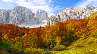 Bing wallpaper October 19, 2025. Monte Sirente, L’Aquila, Appennino abruzzese, Abruzzo (© ValerioMei/iStock/Getty Images Plus)
