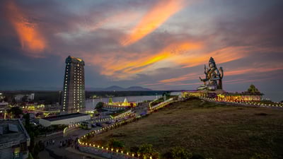 Bing wallpaper November 27, 2024. Murudeshwara Temple, Murdeshwar, Karnataka (© Amith Nag Photography/Getty Images)