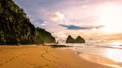 Bing wallpaper January 17, 2026. Fernando de Noronha, Pernambuco, Brazil (© Stephanie Kenner/Getty Images)