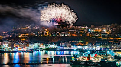 Bing wallpaper November 30, 2021. Fireworks at the end of the winter festival in Oban, Argyll and Bute (© Nick Edgington/Bav Media/Shutterstock)