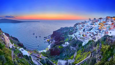 Bing wallpaper May 11, 2022. The village of Oia on the island of Santorini, Greece (© Zebra-Studio/Shutterstock)