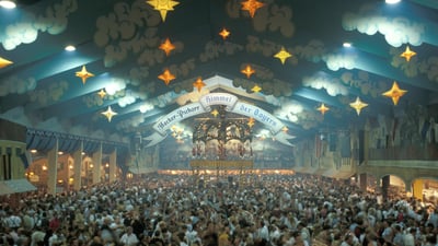 Bing wallpaper September 19, 2025. Hacker-Festzelt auf dem Oktoberfest, München, Bayern (© Westend61/Getty Images Plus)