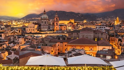Bing wallpaper May 31, 2026. Palerme au crépuscule, Sicile, Italie (© Sean Pavone/Getty Images)