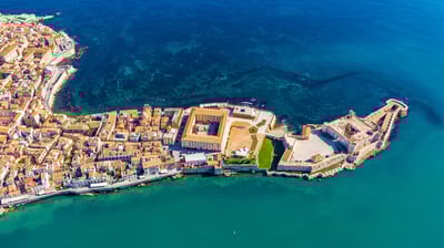 Bing wallpaper July 9, 2021. Ortygia, a small island off the coast of Syracuse, Sicily, Italy (© DaLiu/Shutterstock)