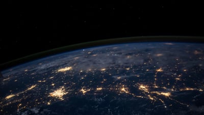 Bing wallpaper September 16, 2025. Vista noturna da Golfo do México, 362 quilômetros acima da Terra (© Stocktrek Images/Getty Images)