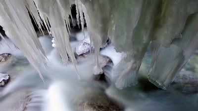 Bing wallpaper January 26, 2020. Eiszapfen in der Partnachklamm, Garmisch-Partenkirchen, Bayern, Deutschland (© Hans Lippert/Getty Images)