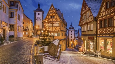 Bing wallpaper December 23, 2019. Das Plönlein mit dem Sieberstor und Kobolzeller Tor, Rothenburg ob der Tauber, Bayern, Deutschland (© Reinhard Schmid/Huber/eStock Photo)