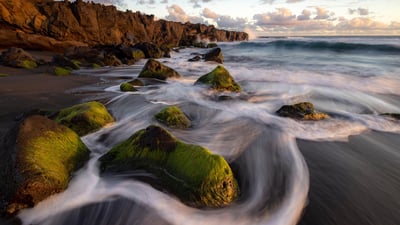 Bing wallpaper January 15, 2025. Pointe du Diable, Saint-Pierre, Réunion Island (© MONTICO Lionel/Alamy)