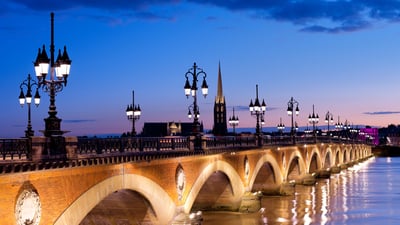 Bing wallpaper November 20, 2024. Pont de pierre, Bordeaux, France (© SergiyN/Getty Images)
