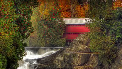 Bing wallpaper November 5, 2021. Pont Rouge (Red Bridge) over the Palmer River in Sainte-Agathe-de-Lotbinière, Quebec, Canada (© Jean Surprenant/Getty Images)