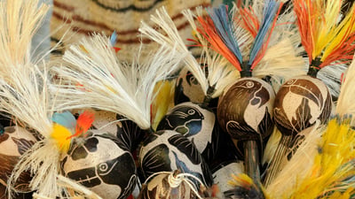 Bing wallpaper February 7, 2024. Figuras feitas pelos indígenas locais de Manaus, Brasil (© rchphoto/Getty Images)