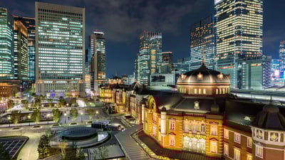 Bing wallpaper October 13, 2024. 東京駅, 東京都 (© phutthiseth thongtae/Getty Images)
