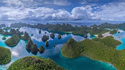 Bing wallpaper March 31, 2021. Raja Ampat, an archipelago in Indonesia (© Amazing Aerial Agency/Offset by Shutterstock)