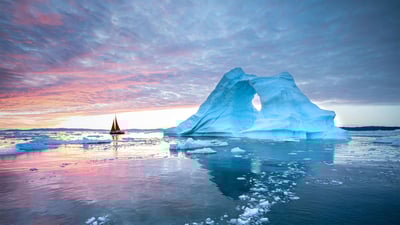 Bing wallpaper July 25, 2020. Disko Bay, Ilulissat, Greenland (© Kertu/Shutterstock)