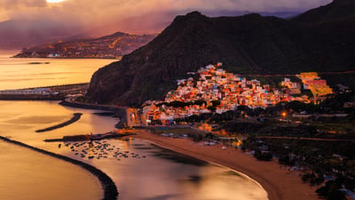 Bing wallpaper February 10, 2026. Vista del atardecer de San Andrés y Playa de Las Teresitas, Tenerife (© EP-stock/Getty Images)