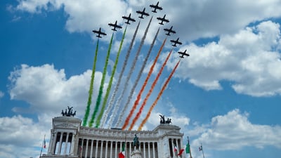 Bing wallpaper June 1, 2025. Festa della Repubblica Italiana, Vittoriano, Piazza Venezia, Roma (© canbedone/iStock/Getty Images Plus)