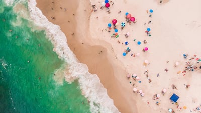 Bing wallpaper November 10, 2023. Praia de Ipanema, Rio de Janeiro, Brasil (© luza studios/Getty Images)