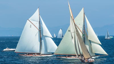 Bing wallpaper September 27, 2019. Voiliers lors de la régate des « Voiles de Saint-Tropez » (© Ilona Barna/Alamy Stock Photo)