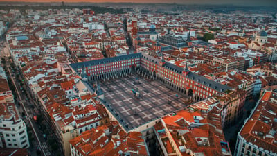 Bing wallpaper May 14, 2025. Plaza Mayor de Madrid, España (© Songquan Deng/Shutterstock)