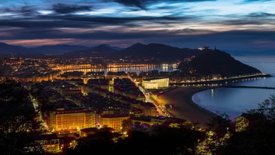 Bing wallpaper September 19, 2019. San Sebastian and the Kursaal Palace, where the San Sebastian Film Festival is taking place (© Aljndr/iStock/Getty Images Plus)