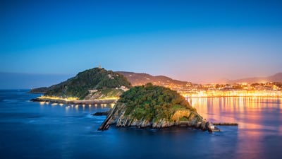 Bing wallpaper September 17, 2026. San Sebastián, Guipúzcoa, País Vasco, España (© Tichr/Getty Images)
