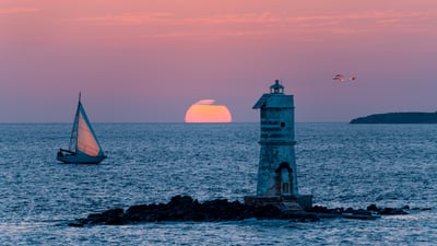 Bing wallpaper July 24, 2026. Il Faro Mangiabarche, Sant'Antioco, Sulcis, Sardegna (© Francesco Riccardo Iacomino/Getty Images)