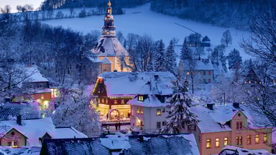 Bing wallpaper January 7, 2020. Seiffen im Erzgebirge, Sachsen, Deutschland (© Reinhard Schmid/Huber/eStock Photo)