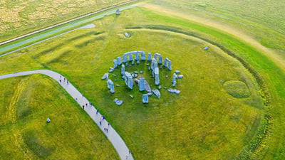 Bing wallpaper December 7, 2024. Stonehenge, Wiltshire, England (© Gavin Hellier/robertharding/Subjects/Getty Images)