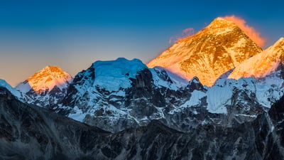 Bing wallpaper May 28, 2026. Mont Everest, Parc national de Sagarmatha, Népal (© fotoVoyager/Getty Images)
