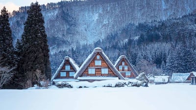 Bing wallpaper December 6, 2023. 白川郷の雪景色, 岐阜県 (© MIYAMOTO_Y/Getty Images)