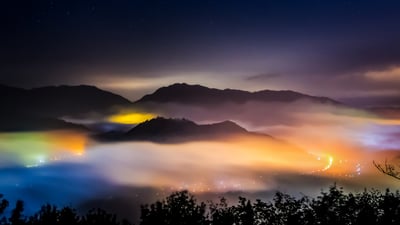 Bing wallpaper April 6, 2020. ｢雲海の竹田城跡｣兵庫, 朝来市 (© Yu Kodama/Getty Images)