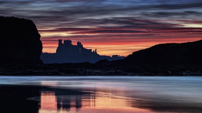 Bing wallpaper November 13, 2019. Tantallon Castle at sunset from Seacliff Beach, East Lothian, Scotland (© Scott Masterton/Westend61/Offset)