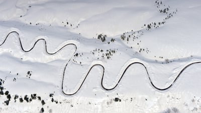 Bing wallpaper April 13, 2019. ｢除雪中の立山黒部アルペンルート｣富山 (© The Asahi Shimbun/Getty Images)