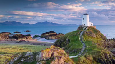 Bing wallpaper April 18, 2019. Tŵr Mawr Lighthouse on Llanddwyn Island in Anglesey, North Wales (© Jon Arnold/DanitaDelimont.com)