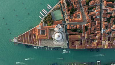 Bing wallpaper September 27, 2024. Aerial view of the Grand Canal and the Basilica di Santa Maria della Salute, Venice, Italy (© Bachir Moukarzel/Amazing Aerial Agency)