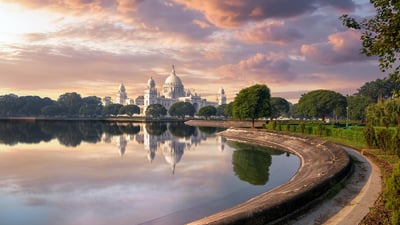 Bing wallpaper March 23, 2022. Victoria Memorial with adjoining garden and lake in Kolkata, India (© Roop_Dey/Shutterstock)