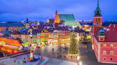 Bing wallpaper December 19, 2023. Christmas tree in Castle Square, Old Town, Warsaw, Poland (© Panther Media GmbH/Alamy)